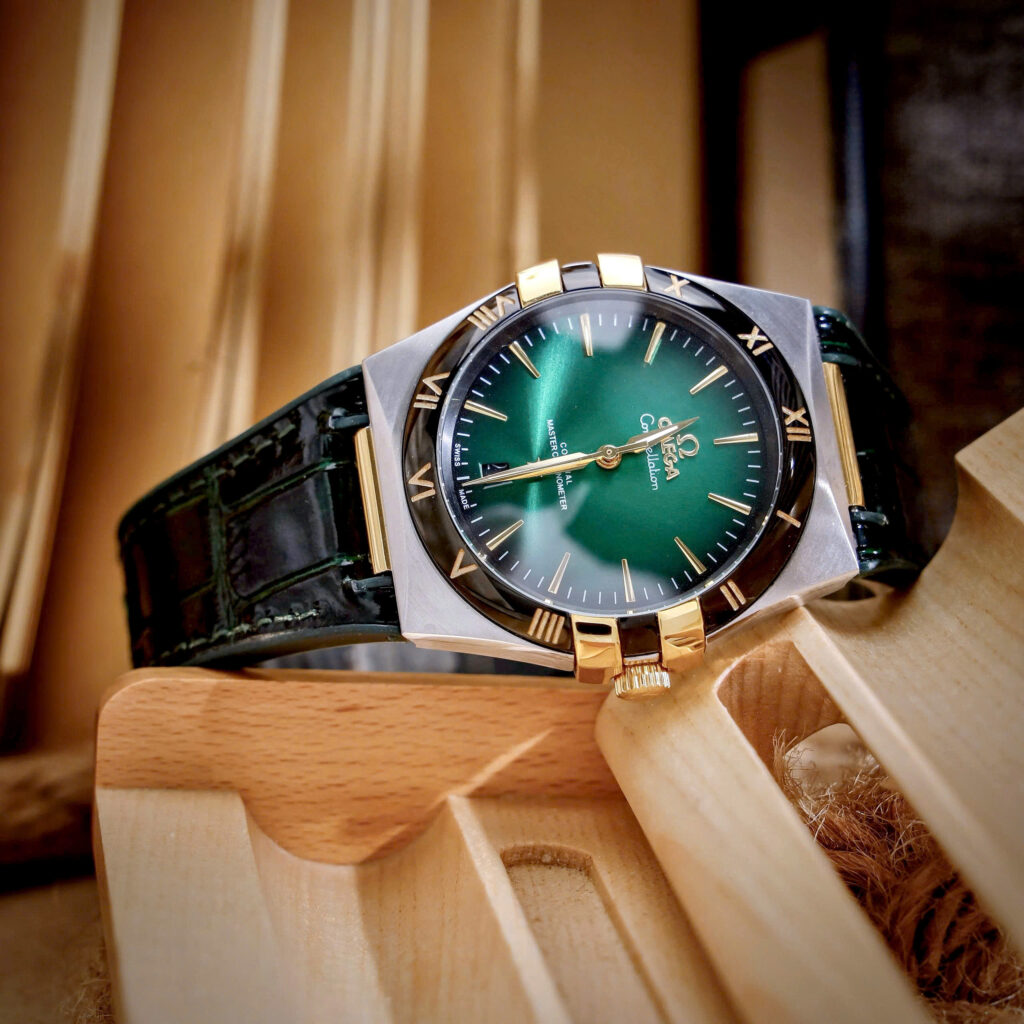 Đồng hồ Omega Constellation nam mặt xanh lá dây da fake cao cấp 41mm