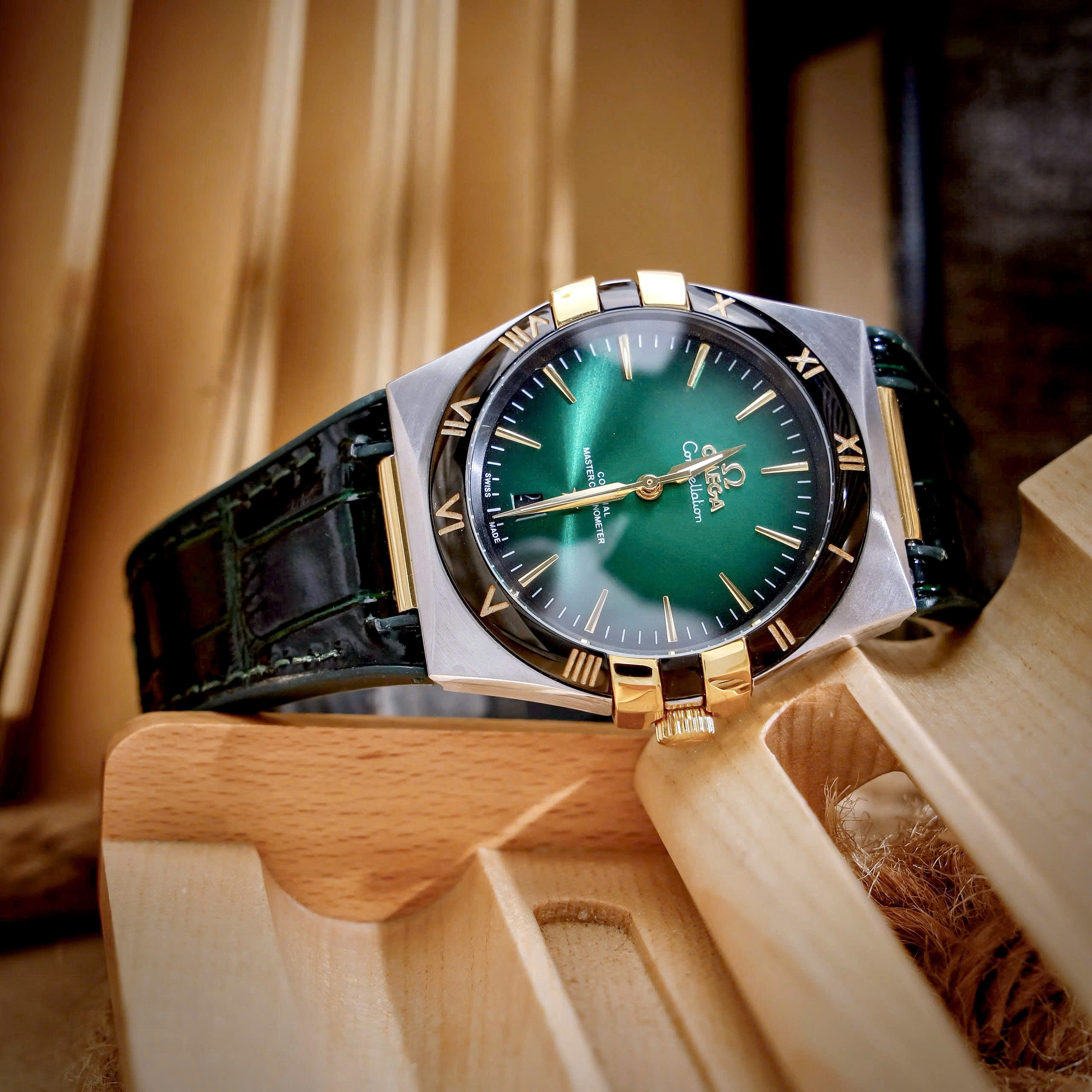 Đồng hồ Omega Constellation nam mặt xanh lá dây da fake cao cấp 41mm (9) Đồng hồ Omega Constellation nam mặt xanh lá dây da fake cao cấp 41mm