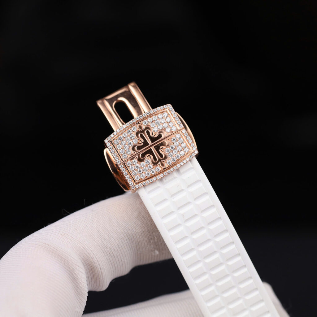 Đồng hồ Patek Philippe Aquanaut 5067 Replica 11 vỏ bọc vàng 18K đính full moissanite 35 (2)