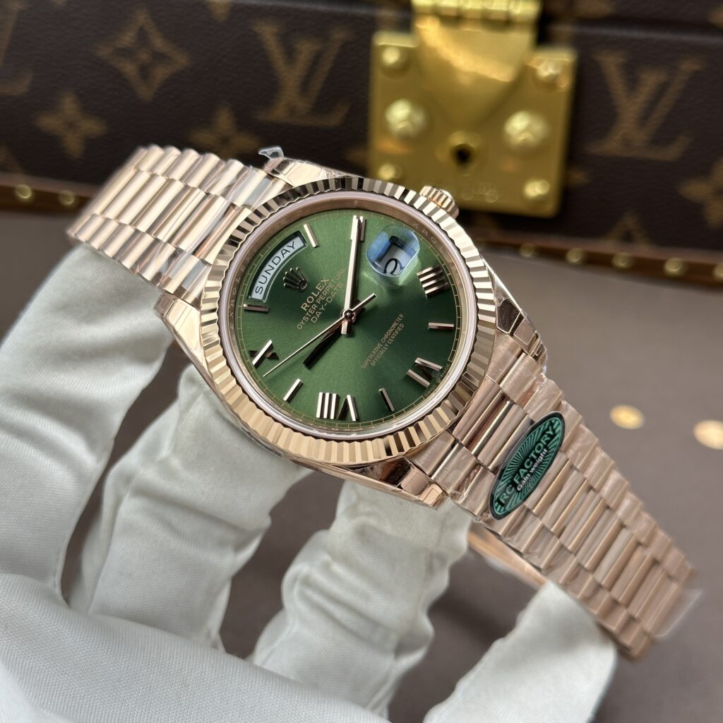 Đồng hồ nam Rolex Day-Date Replica 11 mặt xanh lá cây máy calibre 3255 Thuỵ Sỹ xưởng RC 40mm (2)