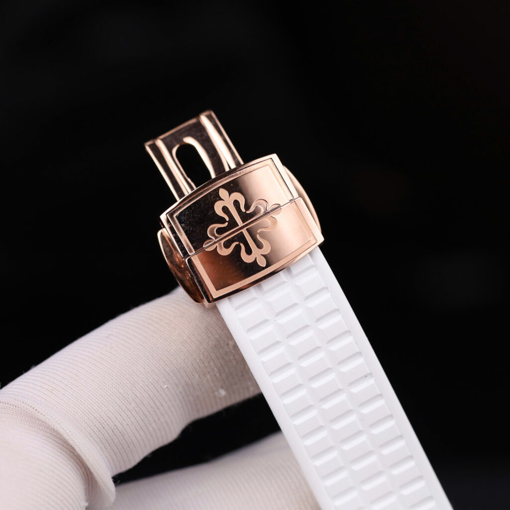 Đồng hồ nữ Patek Philippe Aquanaut 5067 Rep 11 vỏ bọc vàng thật viền đính kim cương moissanite 35 (2)