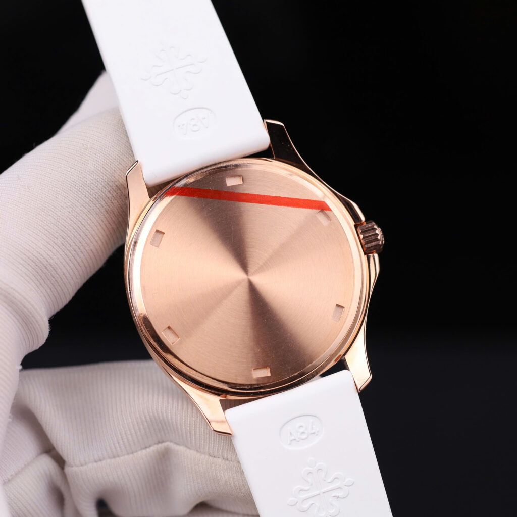 Đồng hồ nữ Patek Philippe Aquanaut 5067 Rep 11 vỏ bọc vàng thật viền đính kim cương moissanite 35 (2)