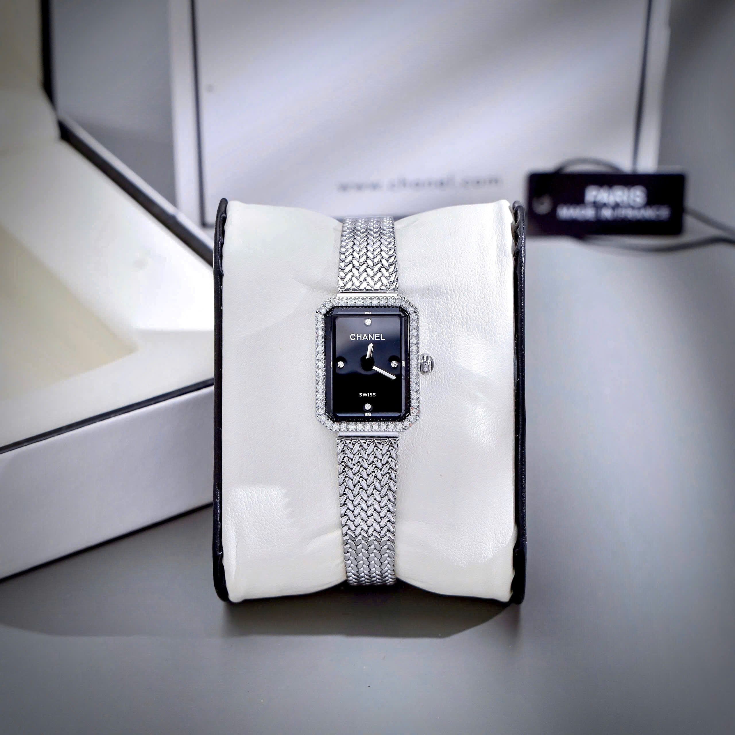 Đồng Hồ Chanel Première nữ dây kim loại mặt đen đính đá like auth 20x26mmm (8) Đồng Hồ Chanel Première nữ dây kim loại mặt đen đính đá like auth 20x26mmm