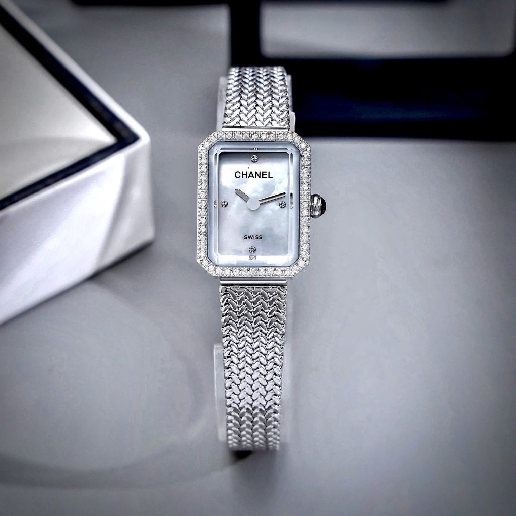 Đồng Hồ Chanel Première nữ mặt xà cừ trắng đính đá viền like auth 20x26mmm