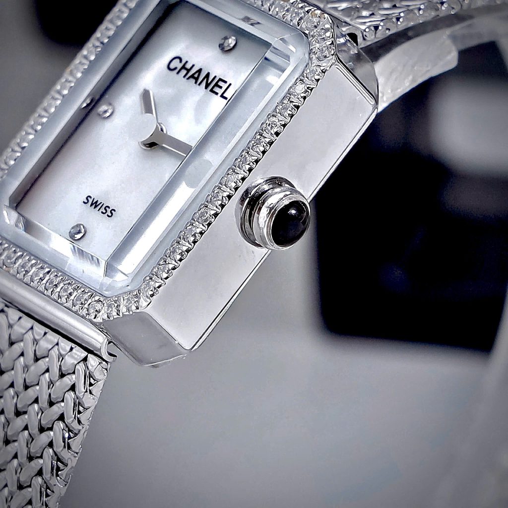 Đồng Hồ Chanel Première nữ mặt xà cừ trắng đính đá viền like auth 20x26mmm