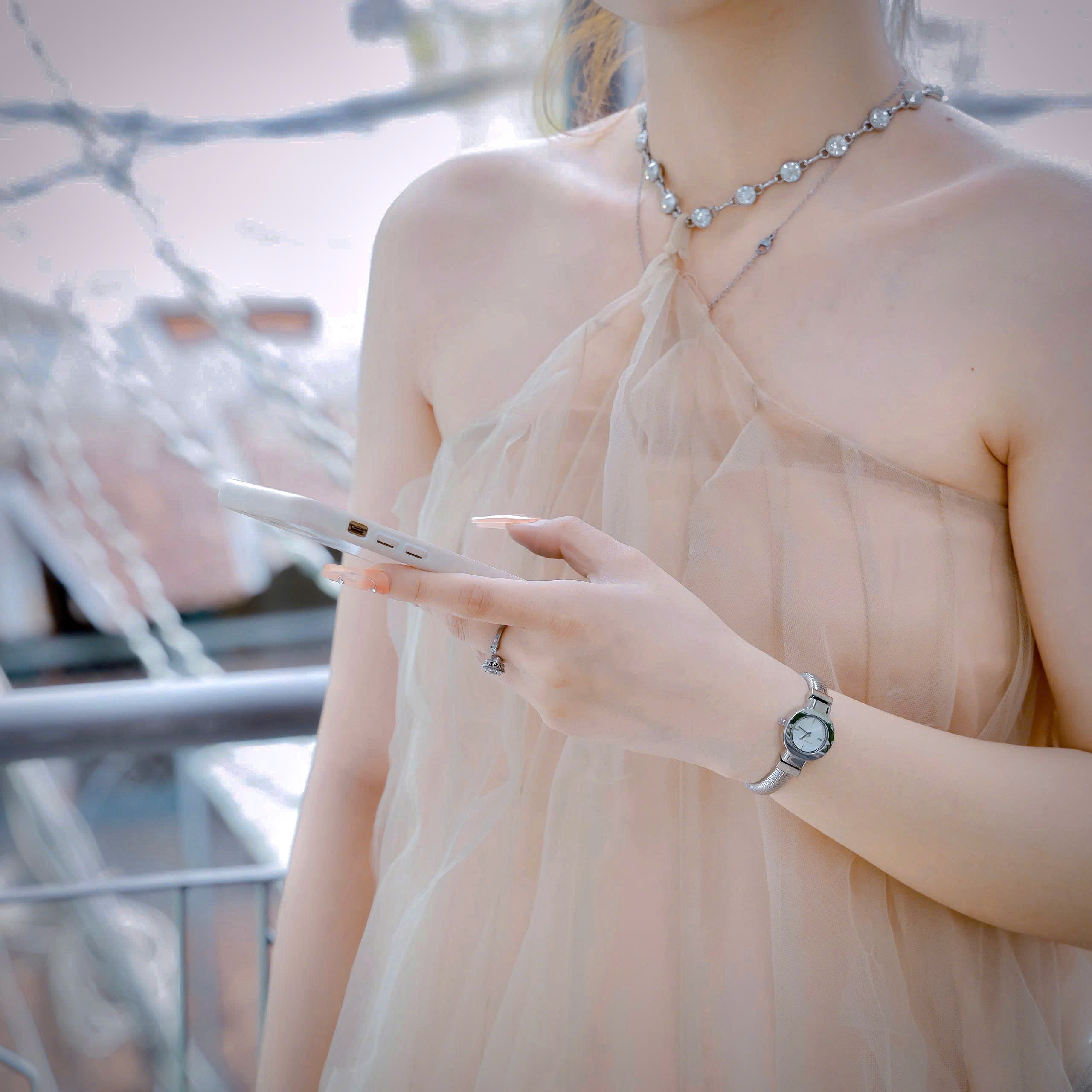 Đồng Hồ Michael Kors Gramercy Analogue nữ mặt xà cừ dây kim loại like auth 21mm (10) Đồng Hồ Michael Kors Gramercy Analogue nữ mặt xà cừ dây kim loại like auth 21mm