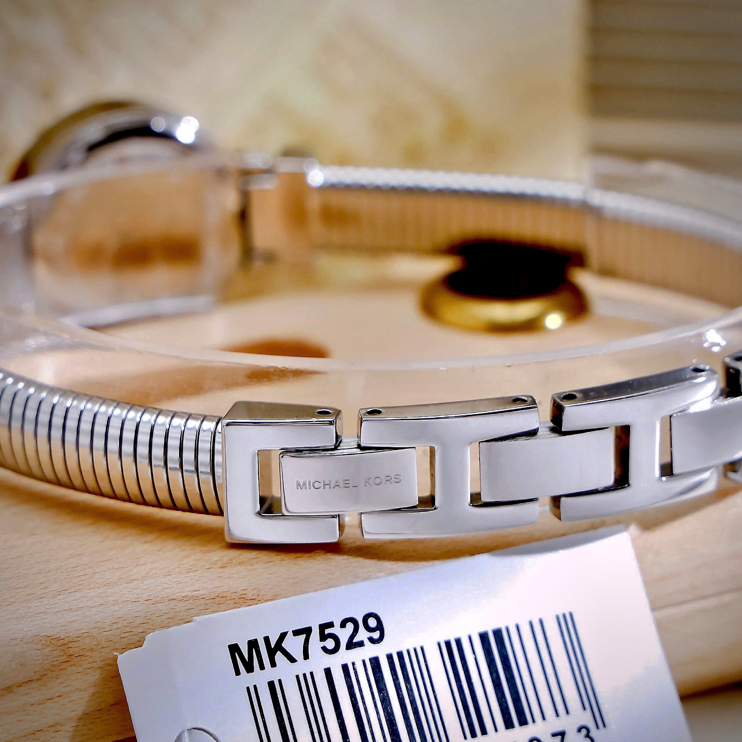 Đồng Hồ Michael Kors Gramercy Analogue nữ mặt xà cừ dây kim loại like auth 21mm (2) Đồng Hồ Michael Kors Gramercy Analogue nữ mặt xà cừ dây kim loại like auth 21mm