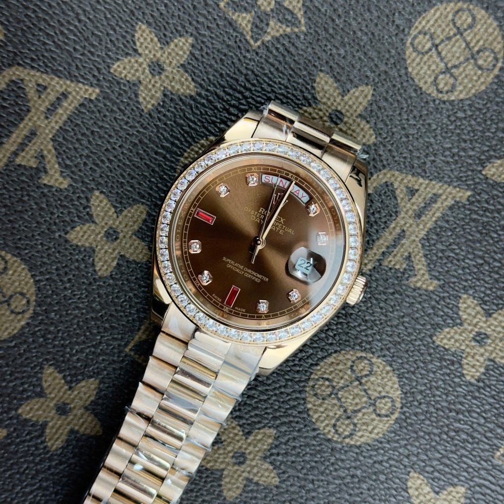 Đồng Hồ Rolex Day-Date vàng hồng mặt số chocolate đính đá fake cao cấp 41mm