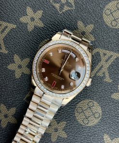 Đồng Hồ Rolex Day-Date vàng hồng mặt số chocolate đính đá fake cao cấp 41mm