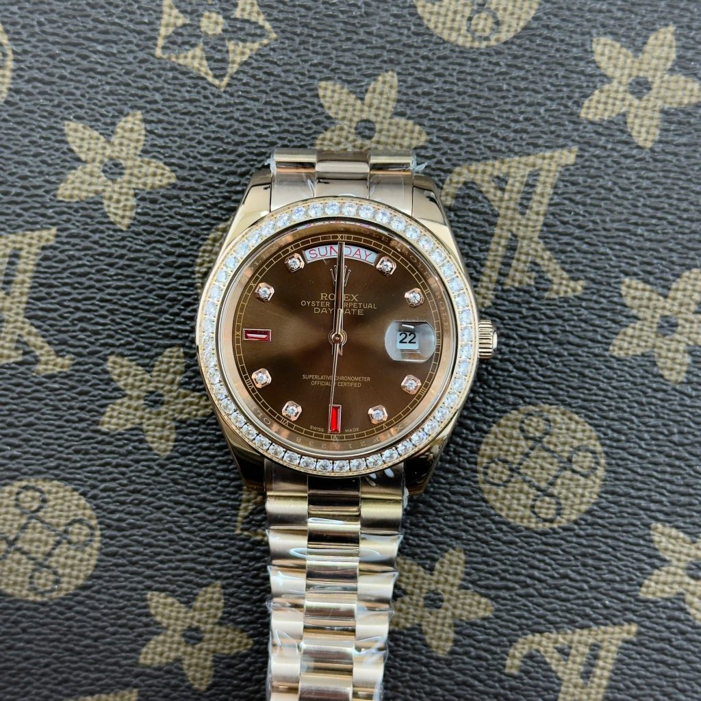 Đồng Hồ Rolex Day-Date vàng hồng mặt số chocolate đính đá fake cao cấp 41mm