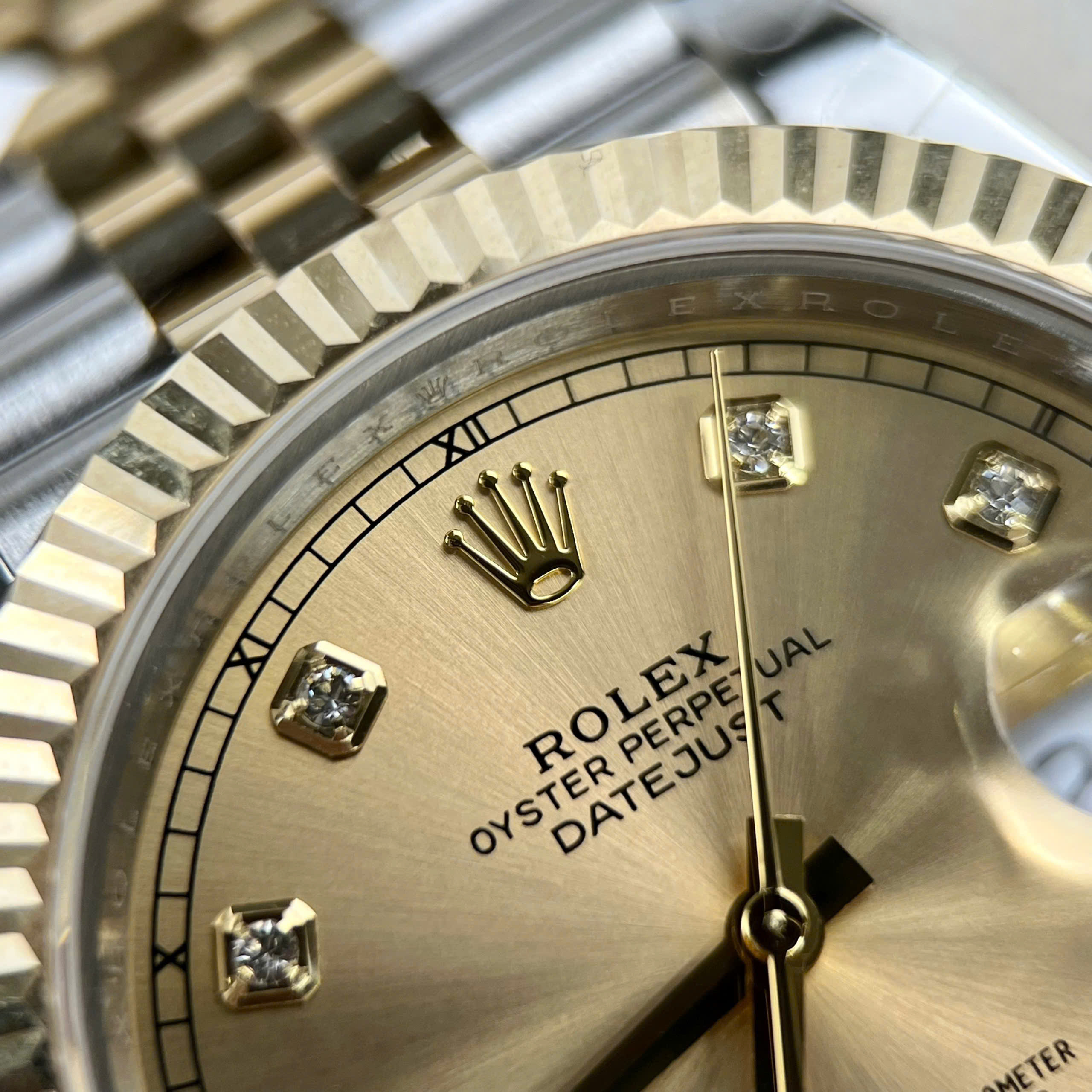 Đồng Hồ Rolex DateJust 126333 Bọc Vàng Thật Replica Cao Cấp Nhà Máy GM 41mm (8) Đồng Hồ Rolex DateJust 126333 Bọc Vàng Thật Replica Cao Cấp Nhà Máy GM 41mm