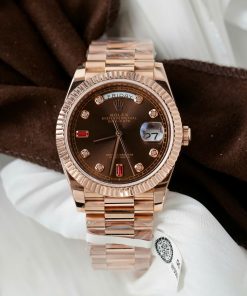 Đồng Hồ Rolex Day-Date Bọc Vàng Hồng Rep 11 Mặt Chocolate Cọc Số Đính Đá Ruby 40mm