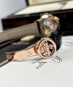 Đồng hồ Patek Philippe 5205G Replica 11 Bọc Vàng Thật Mặt Đen Nhà Máy GM 40mm